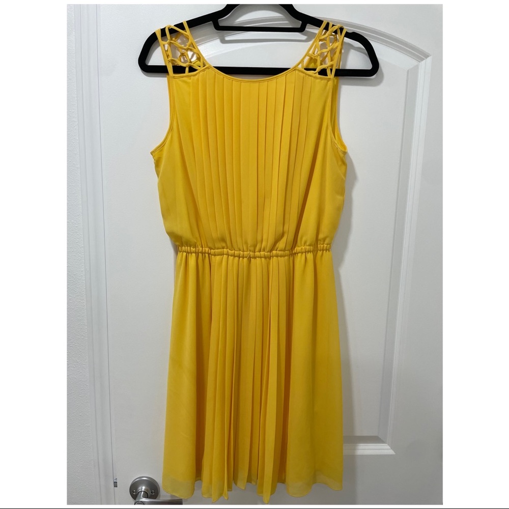 Jessica Simpson Yellow Dress